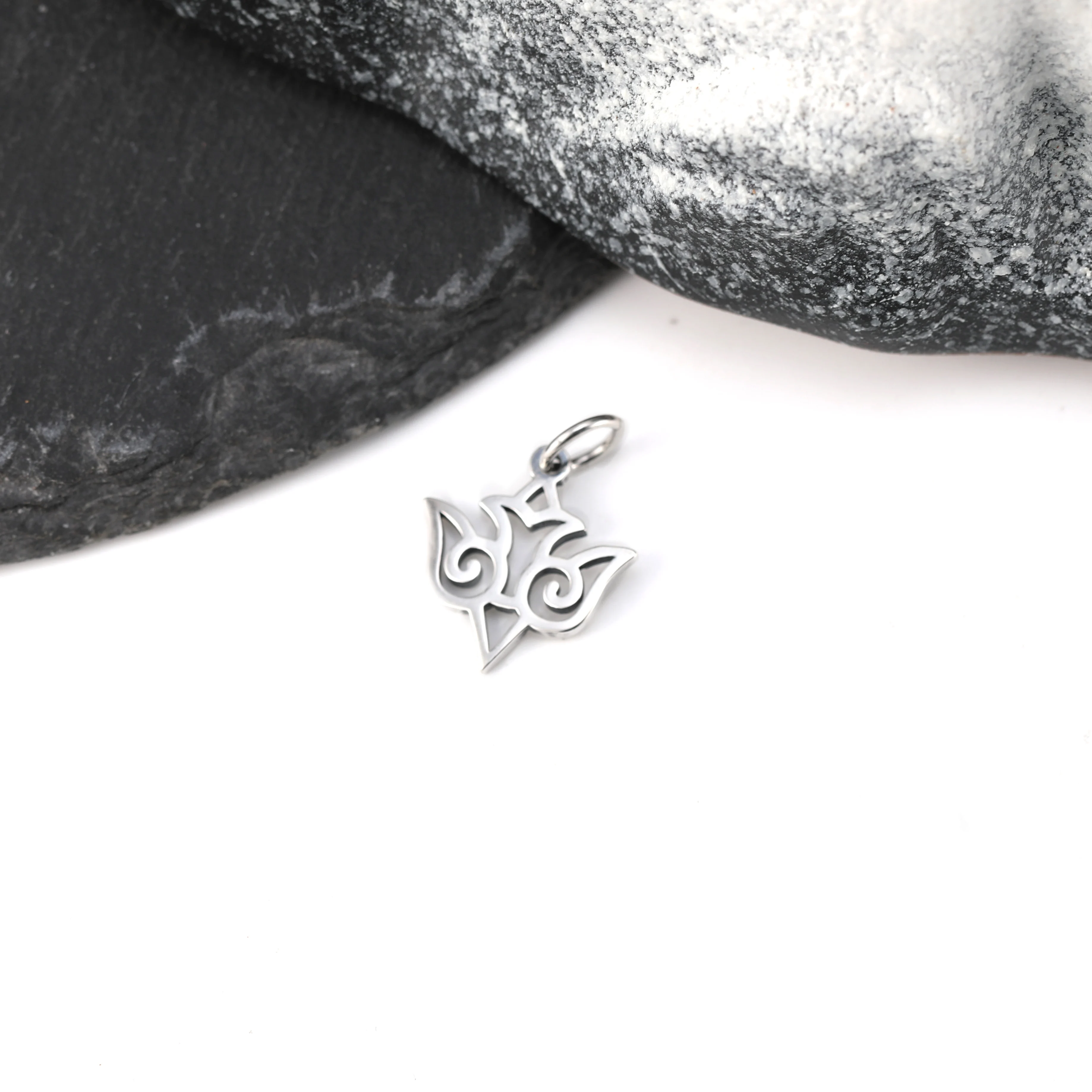 

DJ339G genuine 925 sterling silver fashionable and exquisite keychain accessory Open Pigeon pendant
