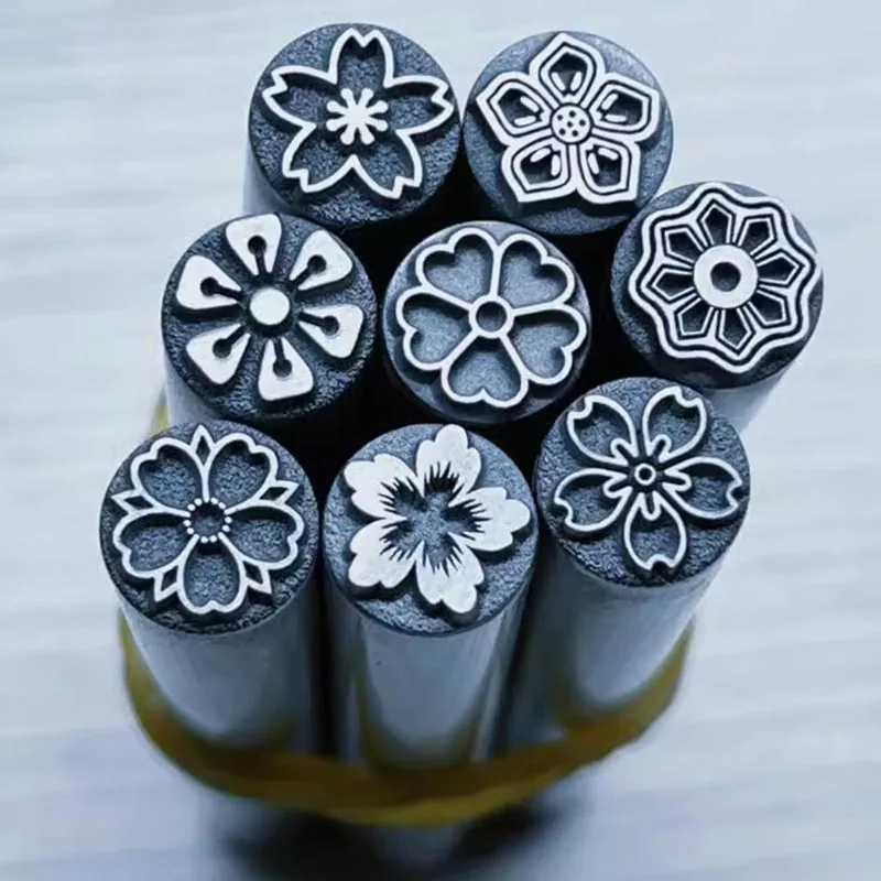 prodotto-in-pelle-fai-da-te-creazione-di-utensili-per-punzonatura-a-scalpello-diametro-7-mm-confezione-da-8-strumenti-per-timbri-in-pelle-timbro-in-metallo-con-design-floreale