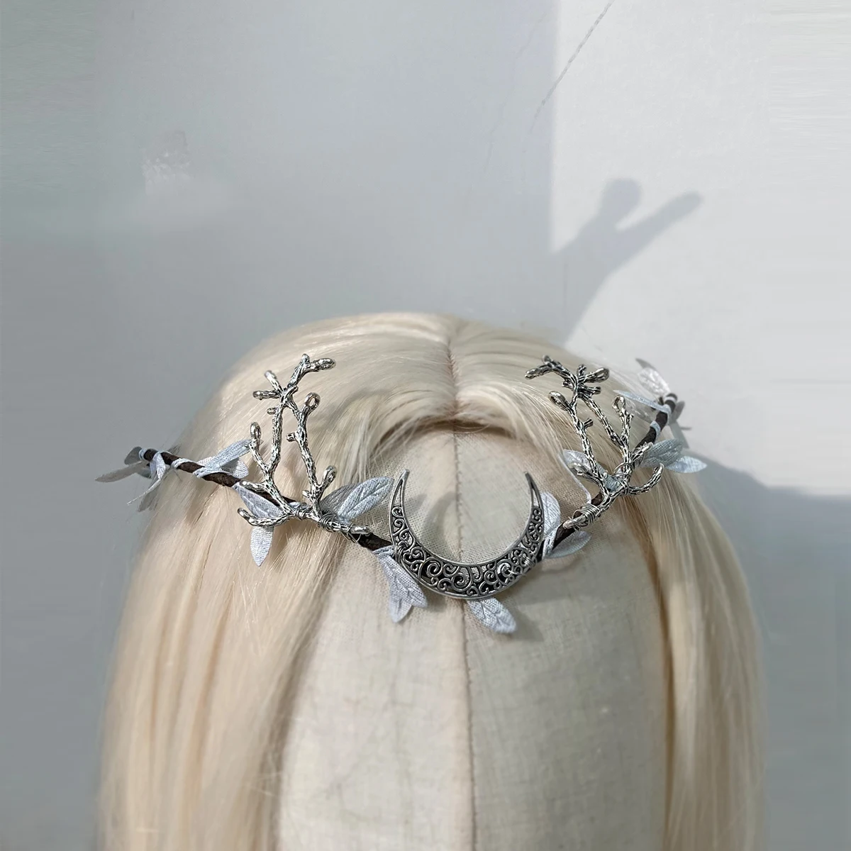 Handgemachte elf Einhorn Königin der Enchanted Woodland Tiara Stirn Headwear Mit Silber Blätter Zweige Crescent Moon Cosplay – Detail 9