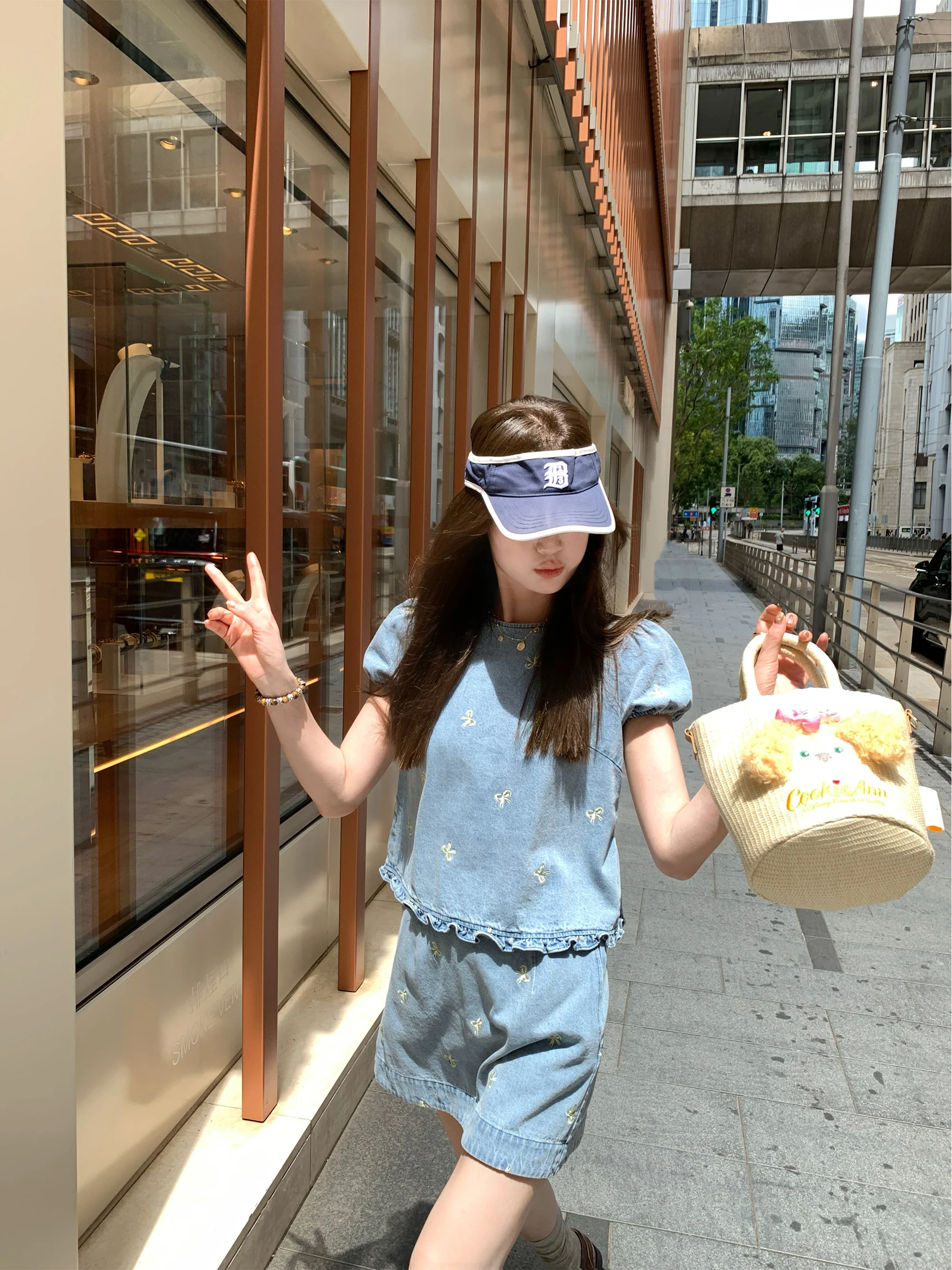 

Модный молодежный комплект из двух предметов для женщин: джинсовый жилет и короткая юбка с цветочным принтом Aaaaxbbb Luma Island Encounter