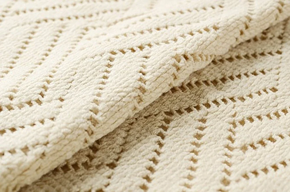 المرأة خفيفة الوزن قارب العنق المعطف سترة فضفاضة شرابات مع جوانب مهدب وأنماط مجوفة دروبشيبينغ