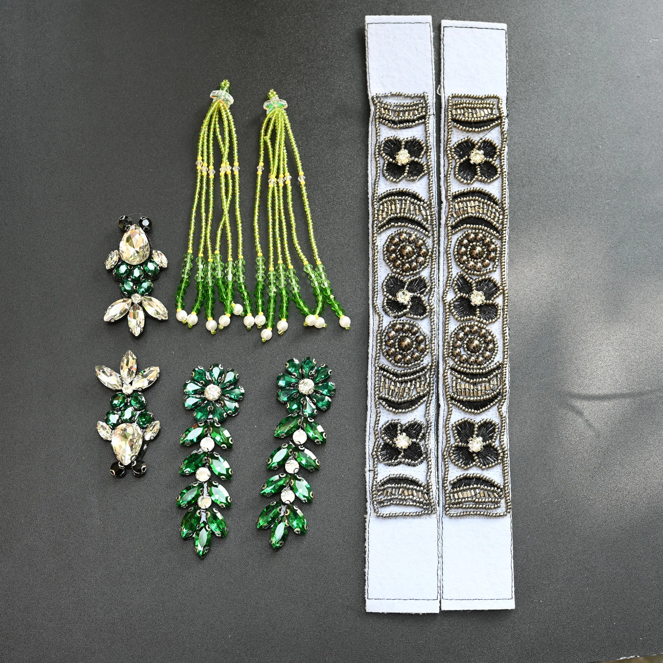 2pc/lot Fashion Sewing Beaded Epaulette for Clothes Punk Coat Suit DIY Rhinestone Badge Epaulets Shoulder Patches Appliques