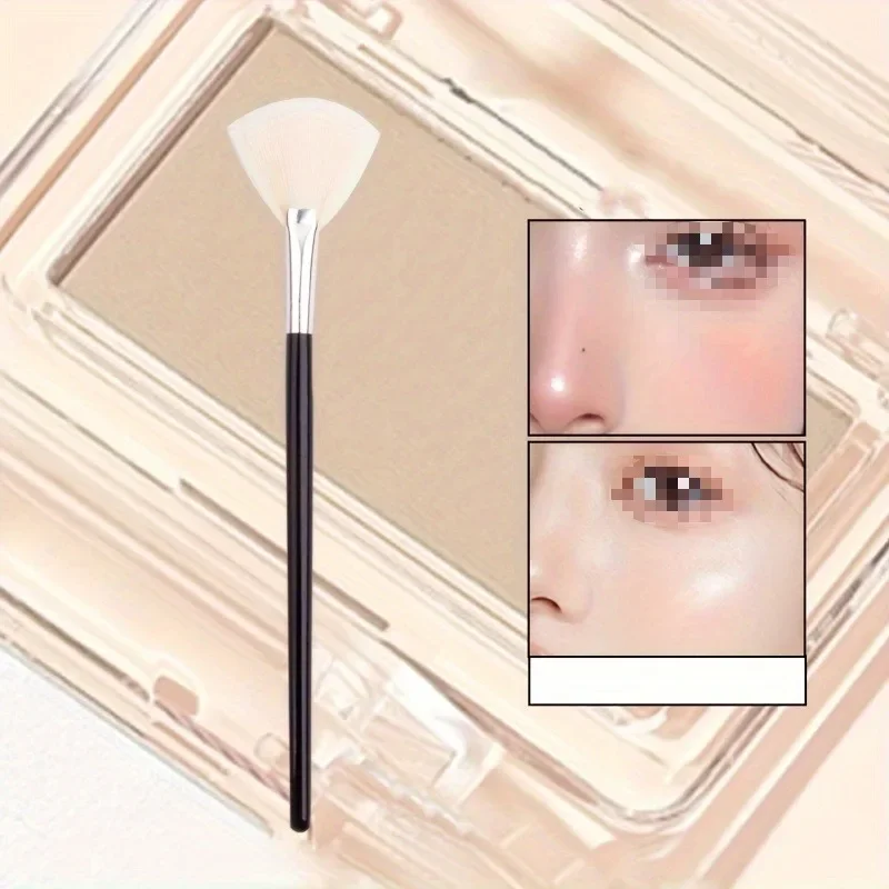 Single White Fan Highlighter Makeup Brush, Ultra Soft Fluffy Bristle Face Brightening Loose Powder Brush for Contour & Daily Mak