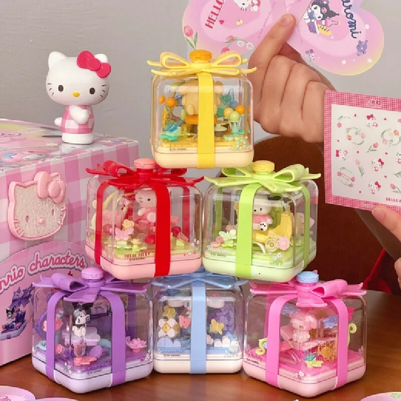 

Подлинные сборные блоки Sanrio Family Wonder Moon на кончиках пальцев, серия слепая коробка, креативный милый орнамент, загадочная коробка, индивидуальный подарок