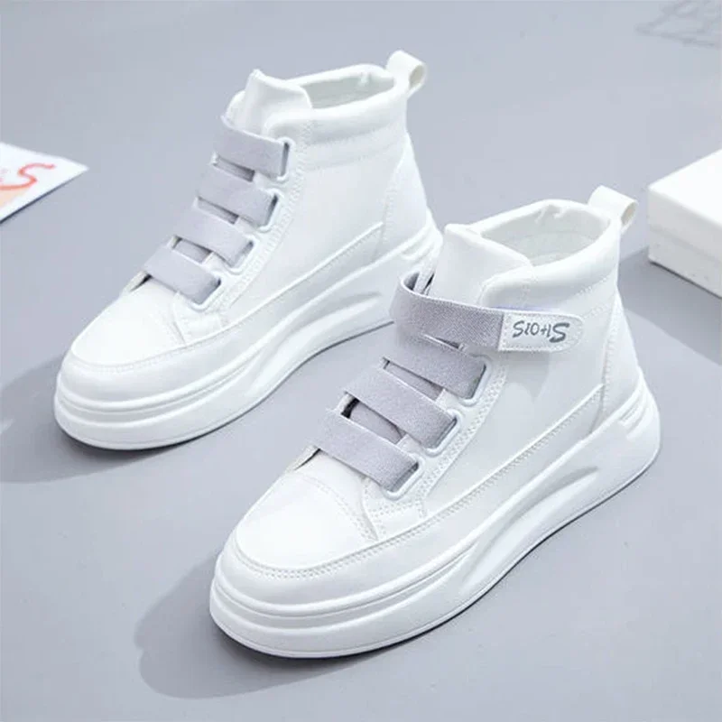 Hete Verkoop Witte Hoge Top Gevulkaniseerde Schoenen Voor Dames 2024 Dames Koreaanse Koppels Hardloopsneakers Vrouwen Dikke Onderkant Sneaker Lady