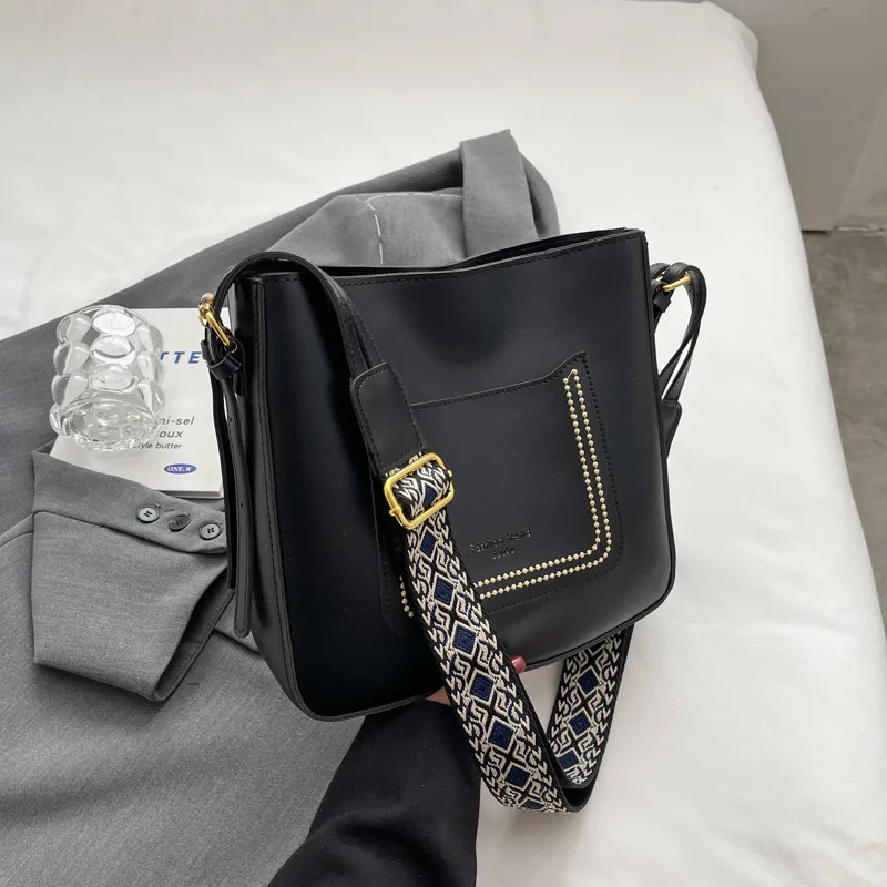 2023 Solid Color Large Capacity Crossbody Bag New Luxury Designer Simple Style Shoulder For Women Summer Fashion Casual Handbags