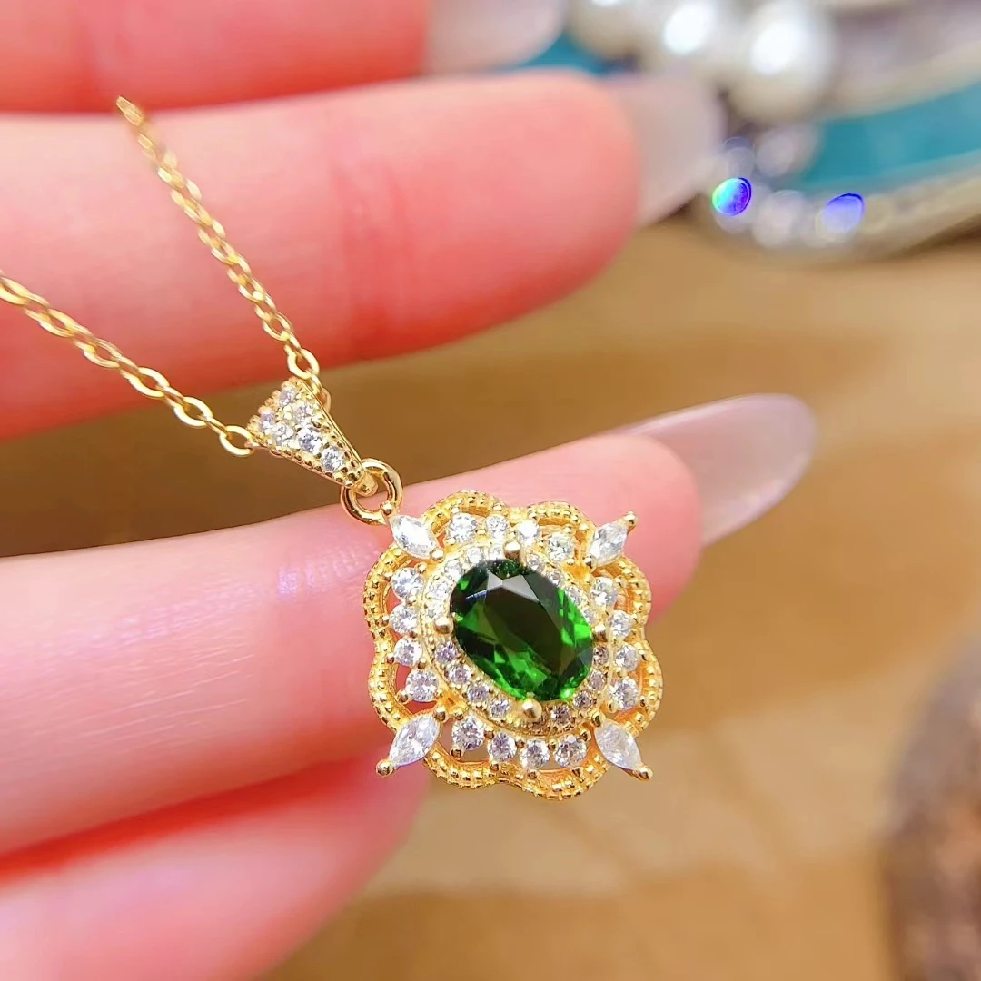 

Твердое серебро 925 пробы, натуральное хромированное ожерелье диопсида, кулон для свадьбы, 5 мм * 7 мм, 0,7 карата, натуральный кулон диопсида