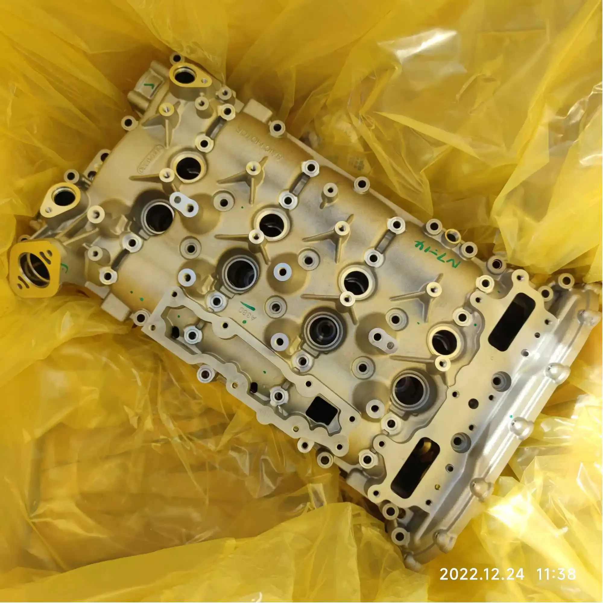 Cylinder Head SAIC Maxus G10 2.0T Engine Cylinder Head Assembly 30033236 1007304