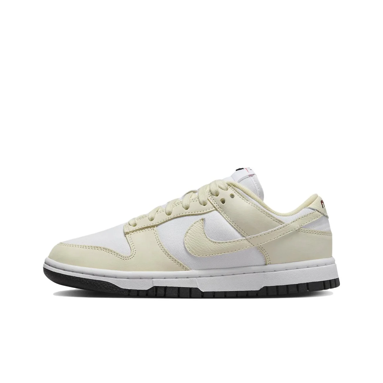 Nike Dunk Skateboard Shoes Women's Low Top White/Yellow DZ2710-100