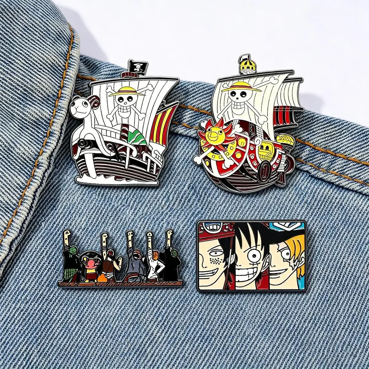 4-teiliges One Piece Anime Emaille-Pin-Set, Going Merry Thousand Sunny Schiff Metall-Anstecknadel, Cosplay-Schmuck Deko-Geschenk – Detail 2