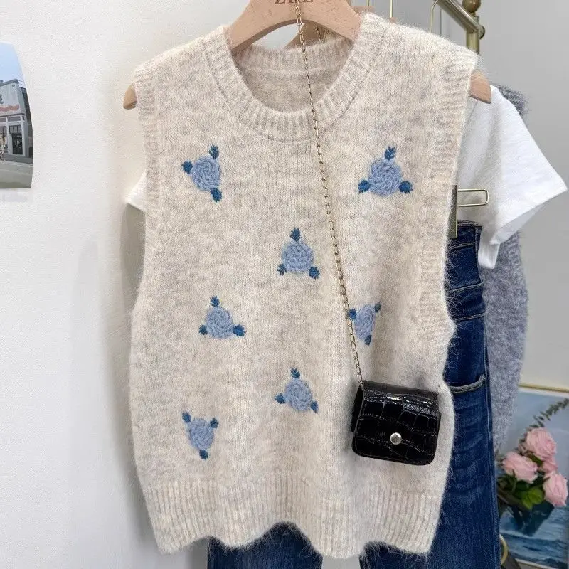 เสื้อกั๊กถักลายดอกไม้สีเทา คอกลม แขนกุด สำหรับผู้หญิง ฤดูใบไม้ร่วงและฤดูหนาว ปี 2025