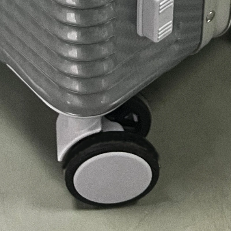 حقيبة سفر مقاس 24 بوصة بتصميم من ألياف الكربون حقيبة حمل على الأمتعة المتداول سعة عجلة دوارة صامتة أمتعة متينة #3