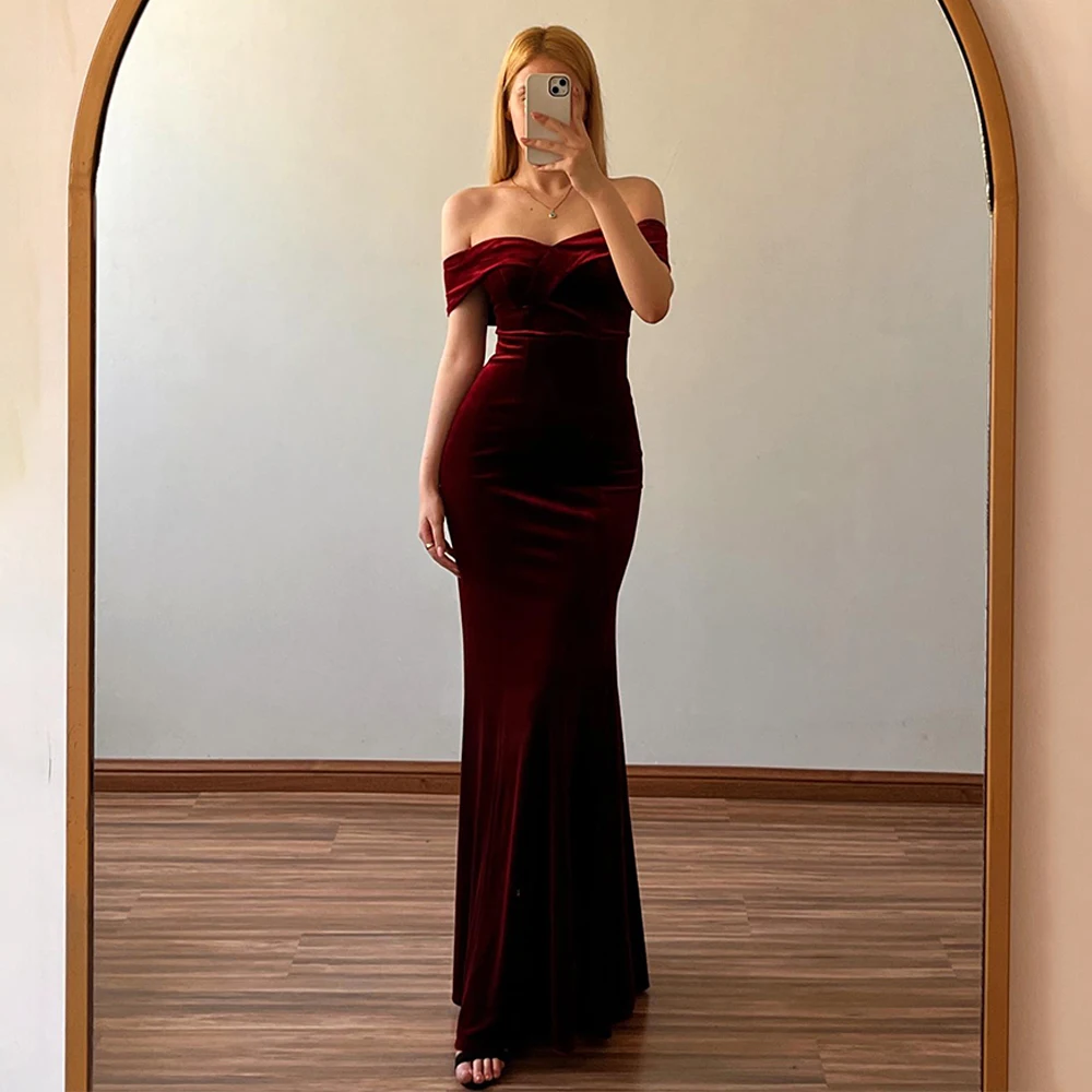 

Simple Bridesmaid Dresses Burgundy Mermaid Off the Shoulder Wedding Party Dress Long Trumpet Floor Length Velvet Bridesmaid Gown