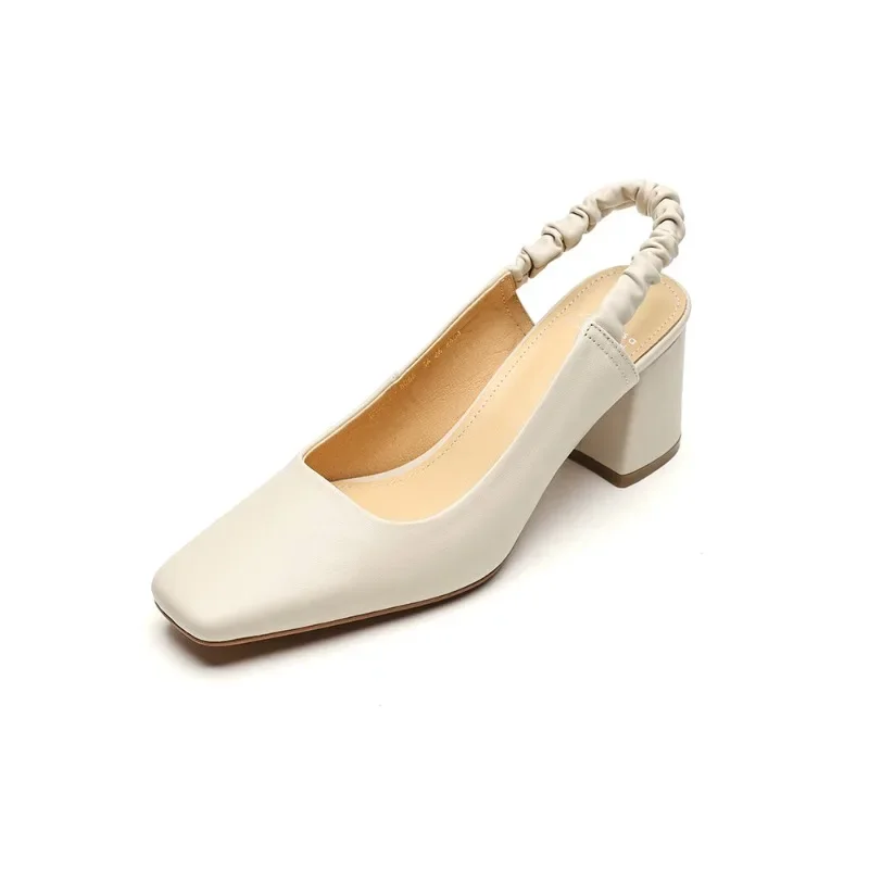 Square toe thick heel shoes are comfortable, personalized, fashionable, and suitable for weddings and banquets