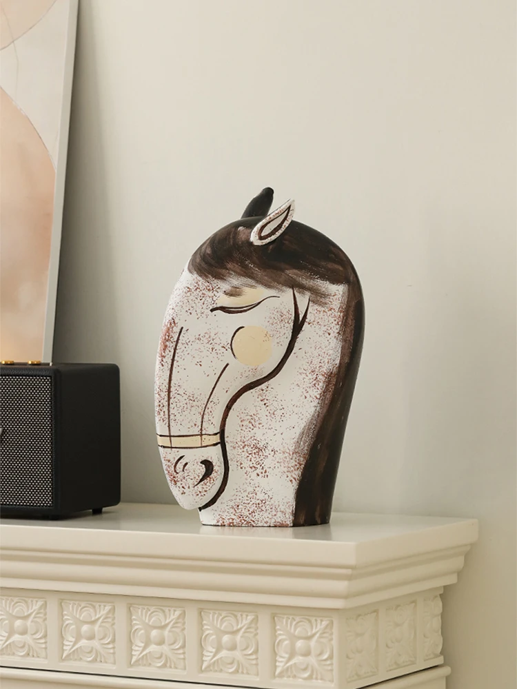 

Home Decor Creative Horsehead Decoration Ceramic Sculpture Art Living Room Entrance Wine Cabinet Office Desktop Decoration Gift