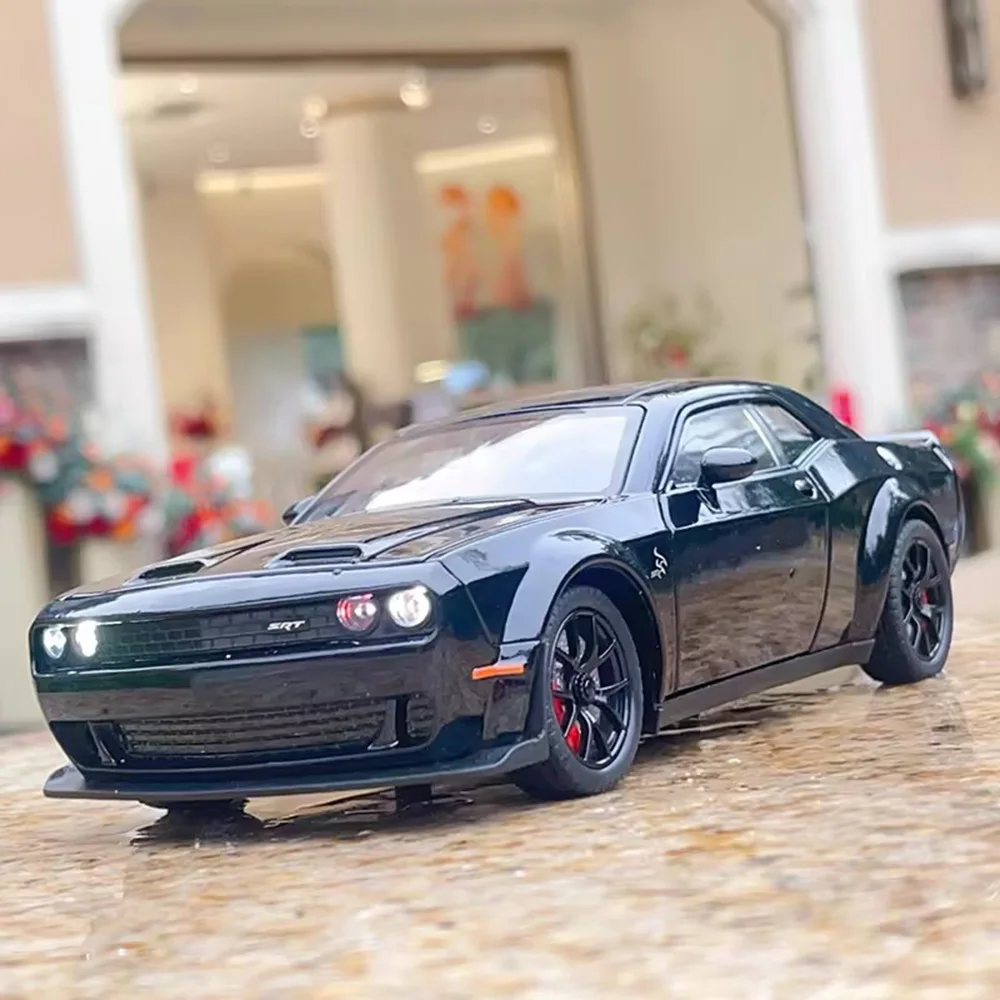 

1/24 Scale Challenger SRT Hellcat Toy Cars Model Metal Diecast Sound Light Sports Car 4 Doors Opened Vehicle Boys Birthday Gifts