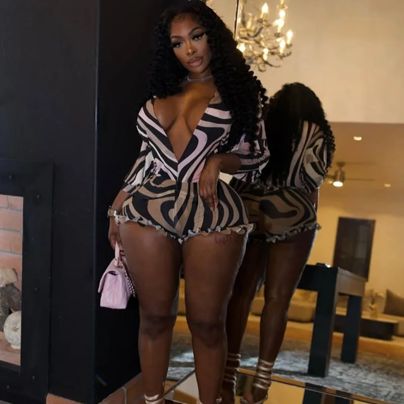 

Doyerl Одежда из двух предметов в полоску зебры Женская осенняя одежда 2025 Боди с длинными рукавами и v-образным вырезом Топ и шорты Новые одинаковые комплекты