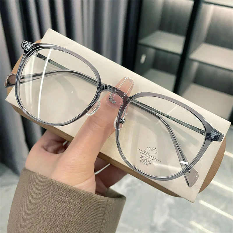 Retro Luxury Design Reading Glasses for Women Ultralight HD Lens Far Sight Eyeglasses Unisex Men Round Frame Presbyopia 0+4.0