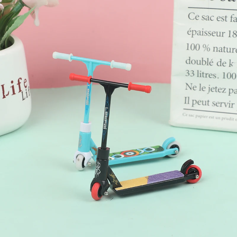 Mini scooter à doigts pour adultes et enfants, chaussures, jouet, planche à roulettes, cadeau, instituts, souligné, 1 pièce