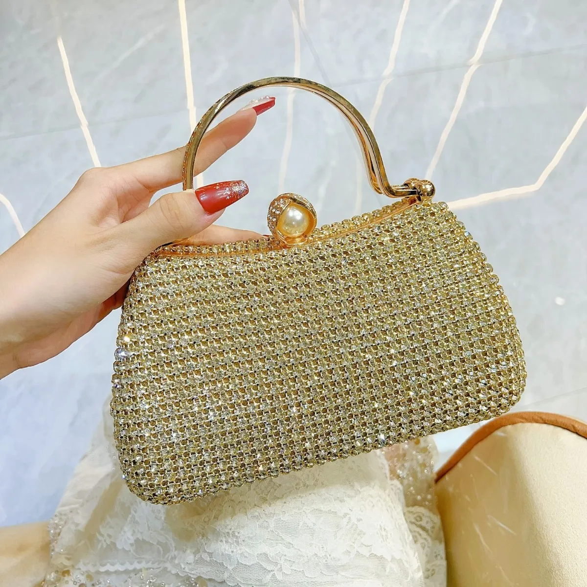 

New Chinese retro diamond-encrusted premium pearl rhinestone bride bag handbag women's dinner bag cheongsam bag portable banquet