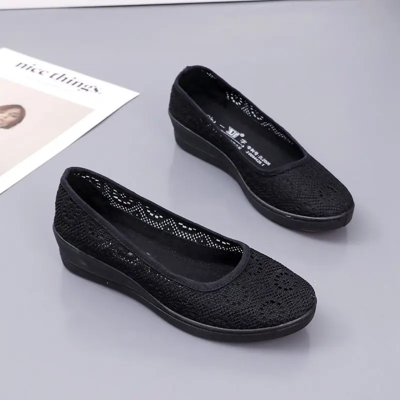 Buty damskie czarna siatka oddychające koturn damskie obuwie wsuwane na nowy w wyprzedaży wygodne i eleganckie trendy 2024 oferty