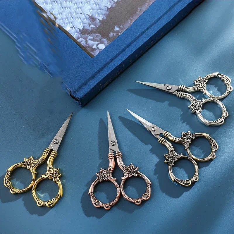 

Retro Craft Chrysanthemum Design Decorative Scissors, DIY Sewing Accessories, Cross Embroidery