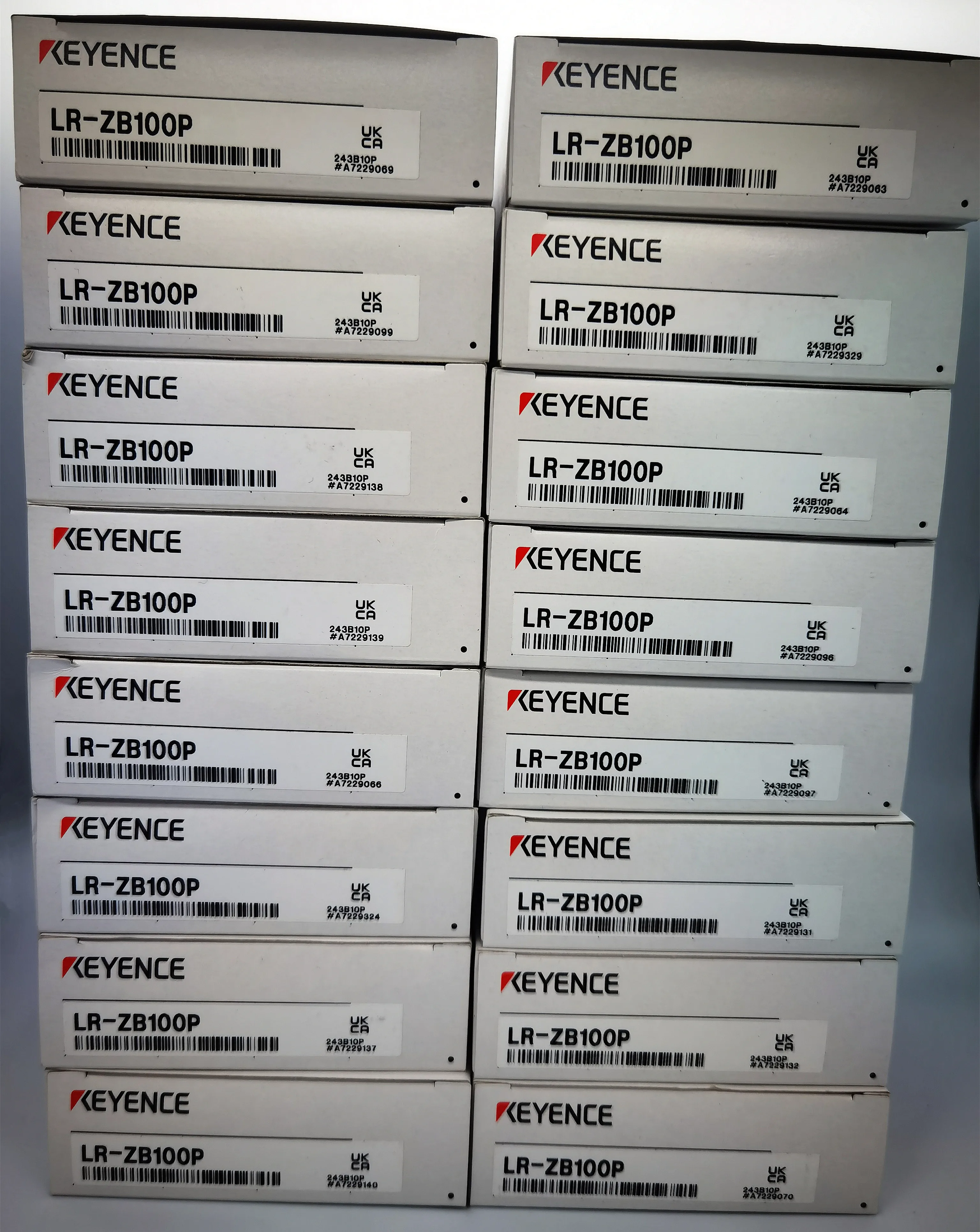 KEYENCE LR-ZB100P مستشعر ليزر CMOS قائم بذاته أصلي جديد