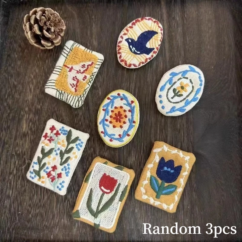Random 3pcs Versatile And Artistic Small Fresh Brooch Accessories, Can Be Used As Brooches And School Bag Accessories Brooch Acc