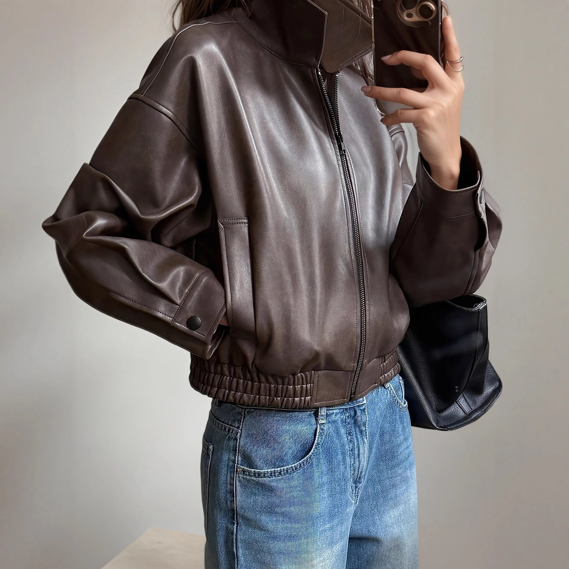 New Loose Long Sleeve Leather Jacket for Women, Designed for a Fashionable and Casual Commute