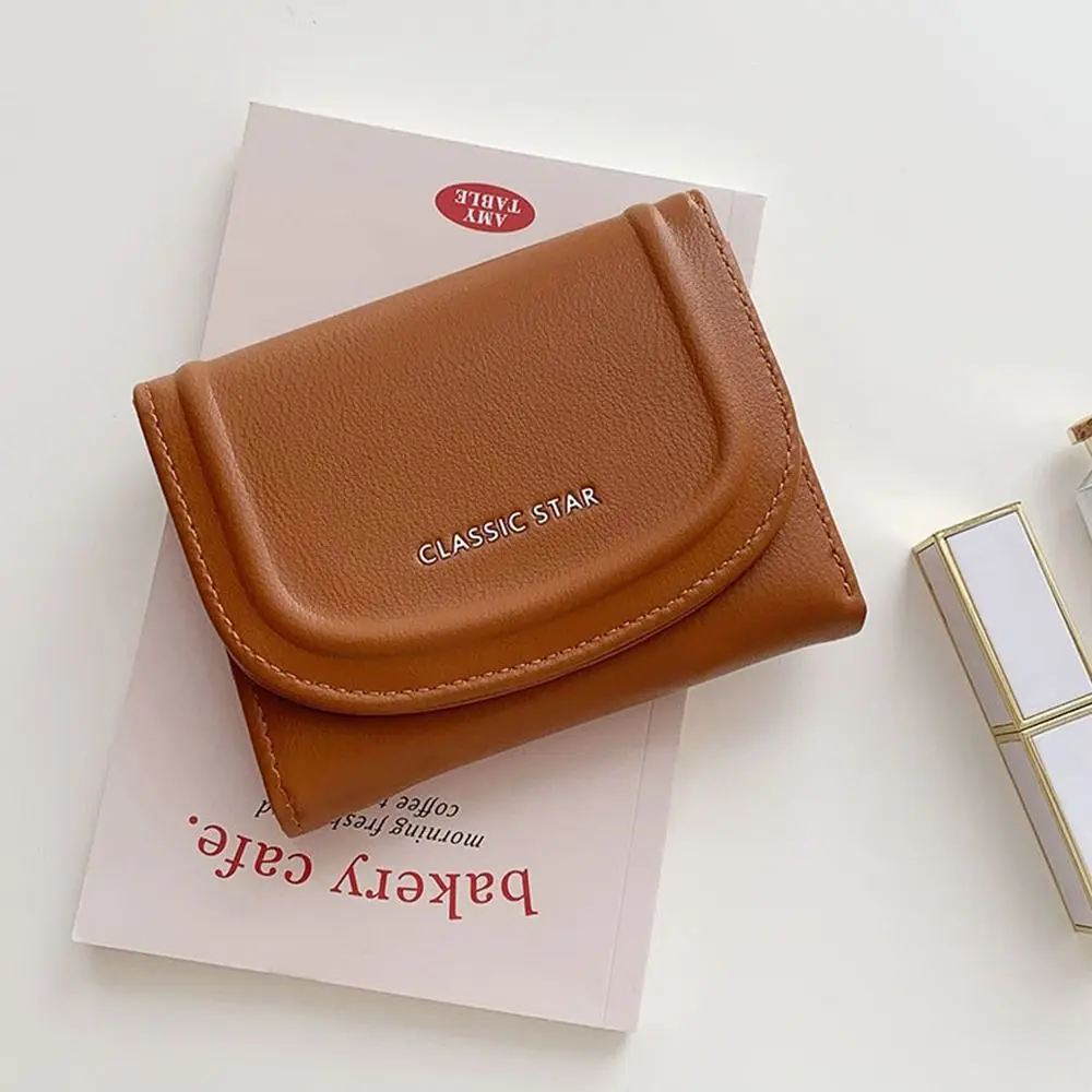محفظة نسائية متعددة البطاقات قابلة للطي بلون سادة محفظة قصيرة من جلد البولي يوريثان محفظة بسيطة للطلاب للسيدات