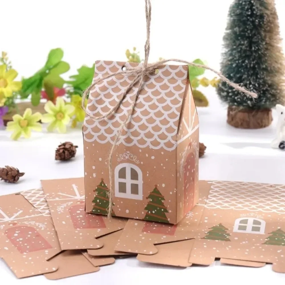 20pcs Christmas Candy Bags Kraft Paper House Shape with Ropes Boxs DIY Xmas Cookie Packaging Tree Pendant Party Decor Gift Bag