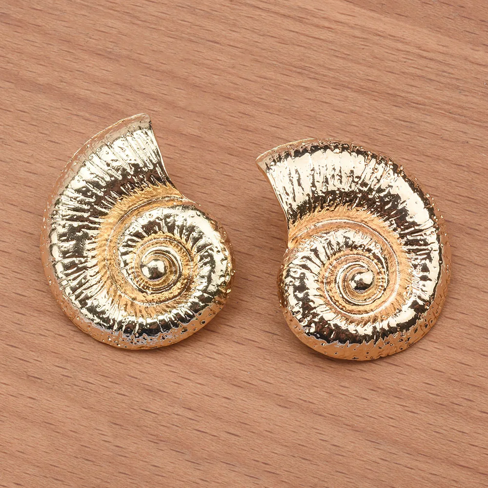 2024 New ZA Fashion Golden Seashell Shape Metal Big orecchini donna Indian Retro Punk Hip Hop Rock Statement orecchini gioielli