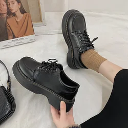 Scarpe donna 2023 calzature femminili Oxfords zoccoli piattaforma stile britannico autunno nuovo vestito in pelle croce Creepers Preppy autunno cotone