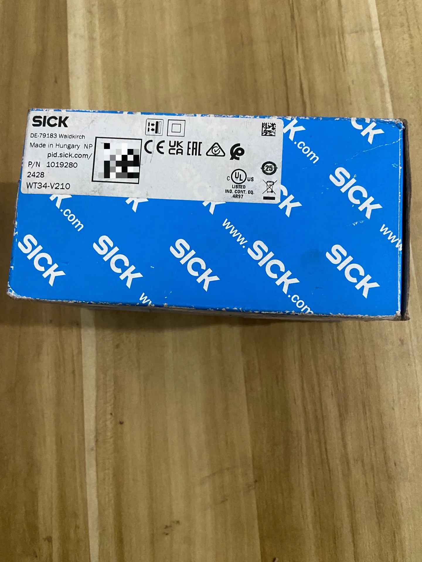 Brand New Genuine SICK Photoelectric Sensor, Model WT34-V210. Item Number