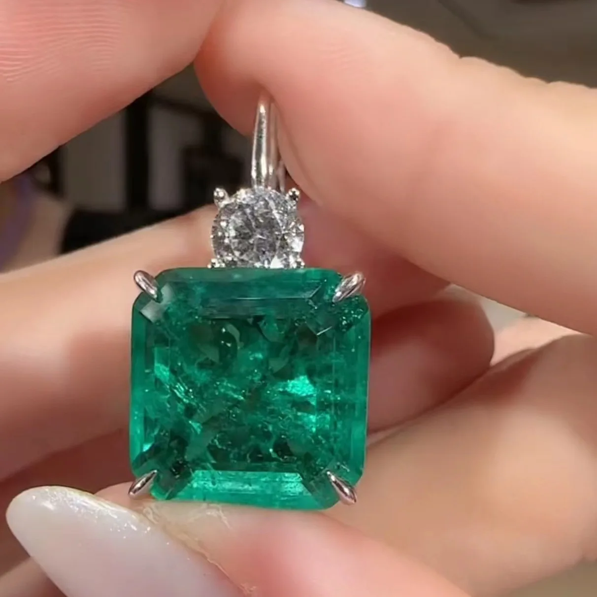 Luxury Vintage Jewelry Square Green Crystal Emerald Earrings for Women Fashion Short Style Drop Earring Valentines Day Gifts