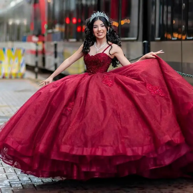 

Customized Red Charming Sequin Spaghetti Straps Corset Quinceanera Dresses Beadings Ball Gown Robe Quinceanera