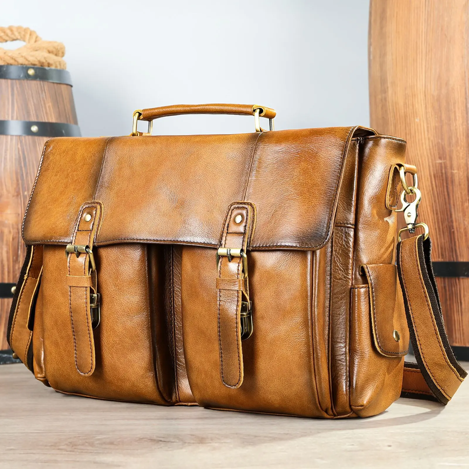 Men's Genuine Top Layer Cowhide Messenger Bag Large Capacity 14 Inch Laptop Bag Vintage Crossbody Shoulder Computer Satchel