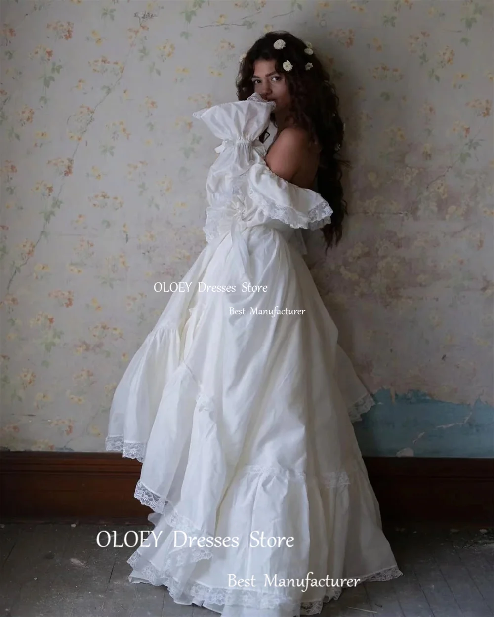 OLOEY Vintage White Chiffon Lace Ruched A Line Tiered Wedding Dresses Strapless Three Quarter Sleeve Floor Length Bride Gowns