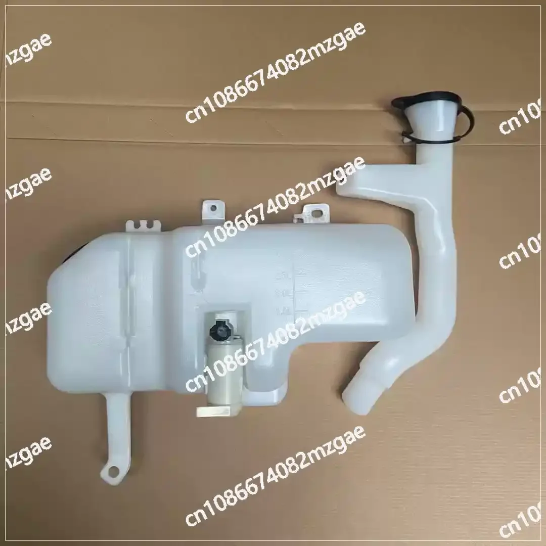 Suitable for D22 Frontier D21 1997-2005 28910-9z400 windshield washer fluid reservoir bottom