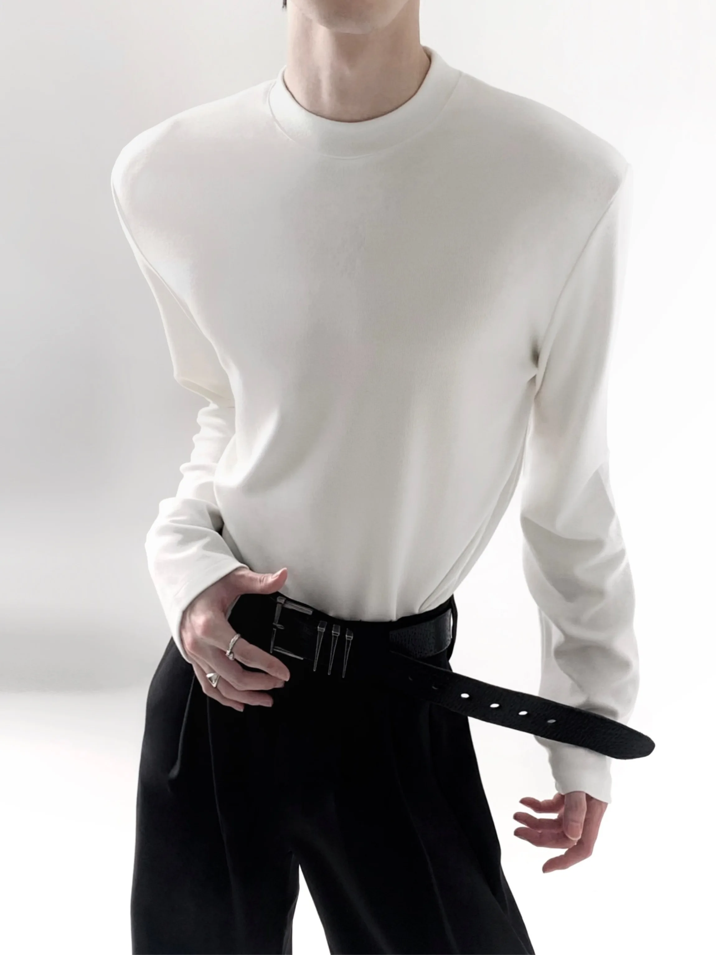 Men's 2025 Autumn New Fashion Knitted Sweaters High-end Long Sleeve Round Neck Knitted Tops Men's Solid Color Pullover Knitwears