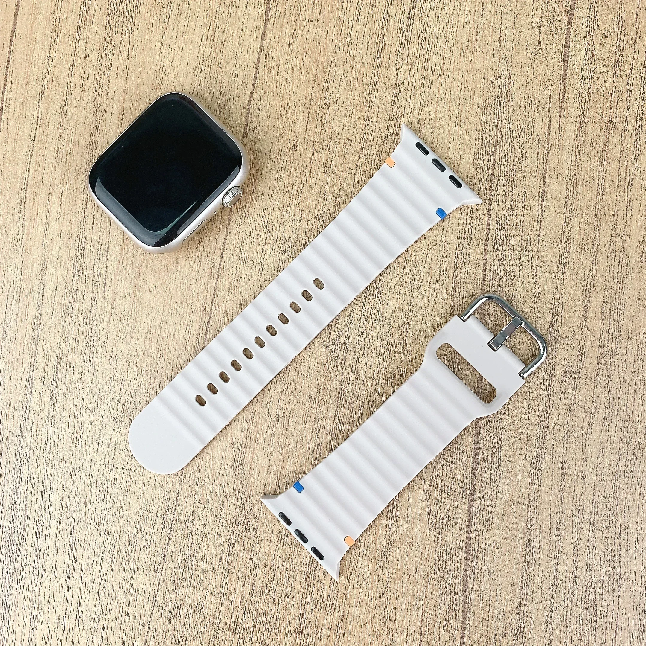 Silicone Strap for Apple Watch Band Ultra 2 49mm 45mm 44mm 40mm 41mm 42mm Sport Bracelet Correa for Iwatch Series 9 8 7 6 SE 5 4