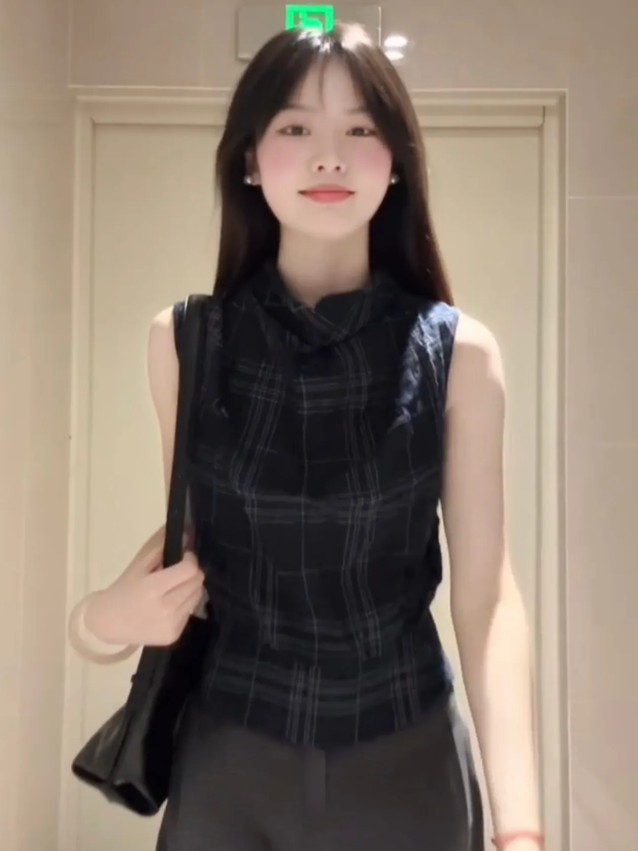 Retro Korean Style Women's Slim Fit Vest Summer 2026 New Outerwear Sleeveless Shirt Checkered Pattern Casual round Neck Top