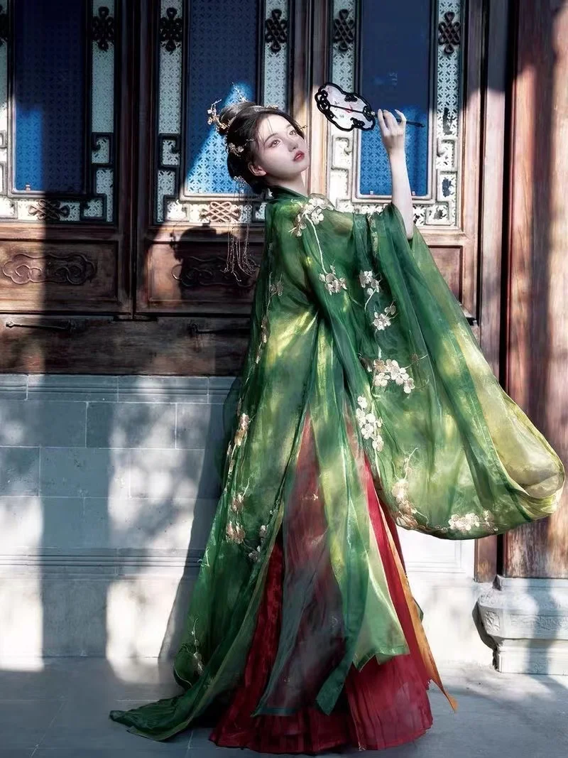 Tradycyjna damska spódnica Hezi w kontrastowych kolorach czerwieni i zieleni, vintage, starożytne ubrania dla dziewcząt, oryginalna sukienka Hanfu z oryginalnymi złotymi haftami.