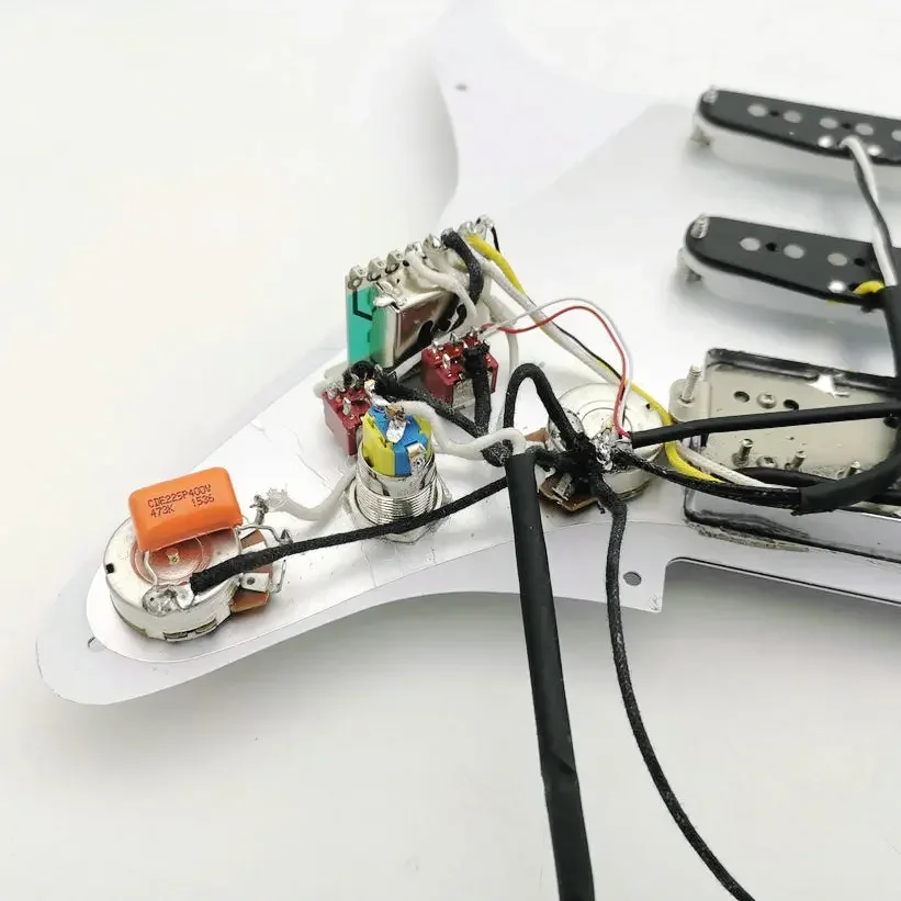 Yue Yun Music Store--Discount Hot Sale--Guitar pickup SSH model Alnico5 pickup multi-function