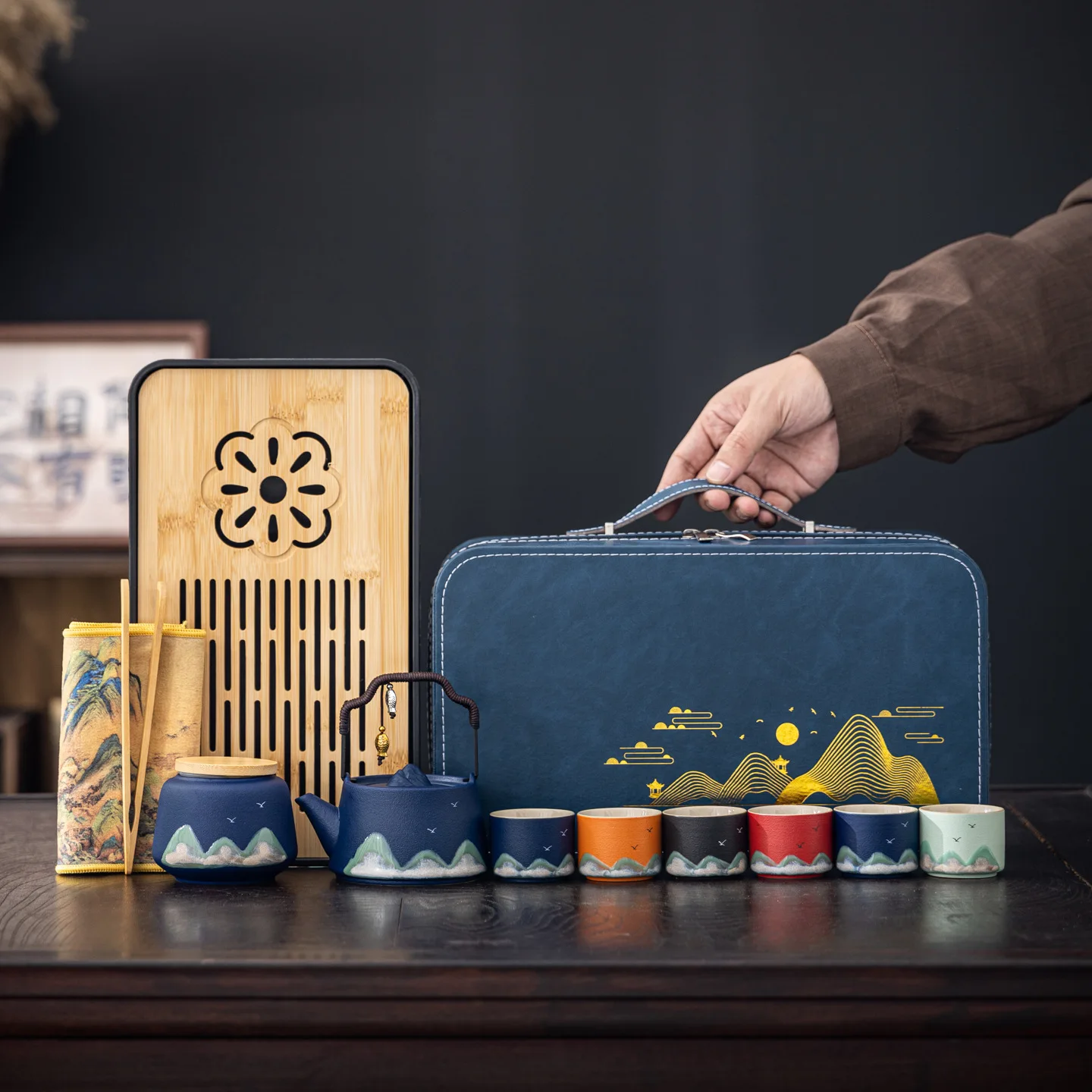 Forbidden City Cultural and Creative Thousand Miles Travel Tea Set Gift Bank Company Opening Business Souvenir Order Gift Logo