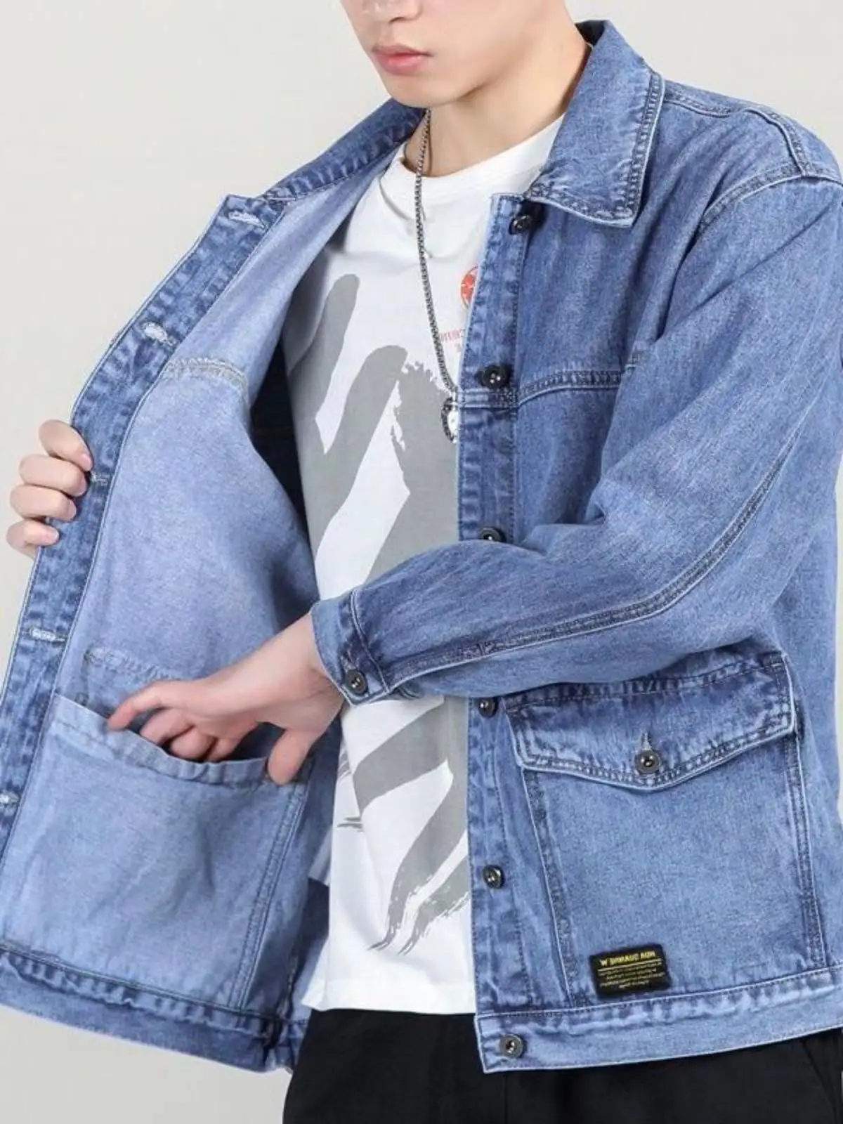 

Мужская джинсовая куртка свободного кроя, весна-осень 2024, модная молодежная рабочая одежда, городской стиль, с отложным воротником, приталенная, модная, городская, с острыми элементами декора