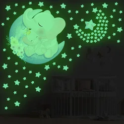 Cartoon Animal Stars adesivo murale luminoso per camera dei bambini camera da letto decorazione della casa carta da parati Glow In The Dark adesivi combinati