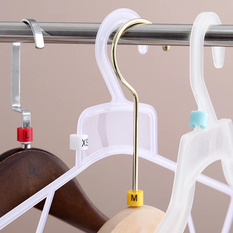 شماعات بلاستيكية للملابس ، شماعات المعاطف ، علامة اسم العلامة التجارية ، المقاسات s ، m ، l ، xl ، 3x-5xl ،