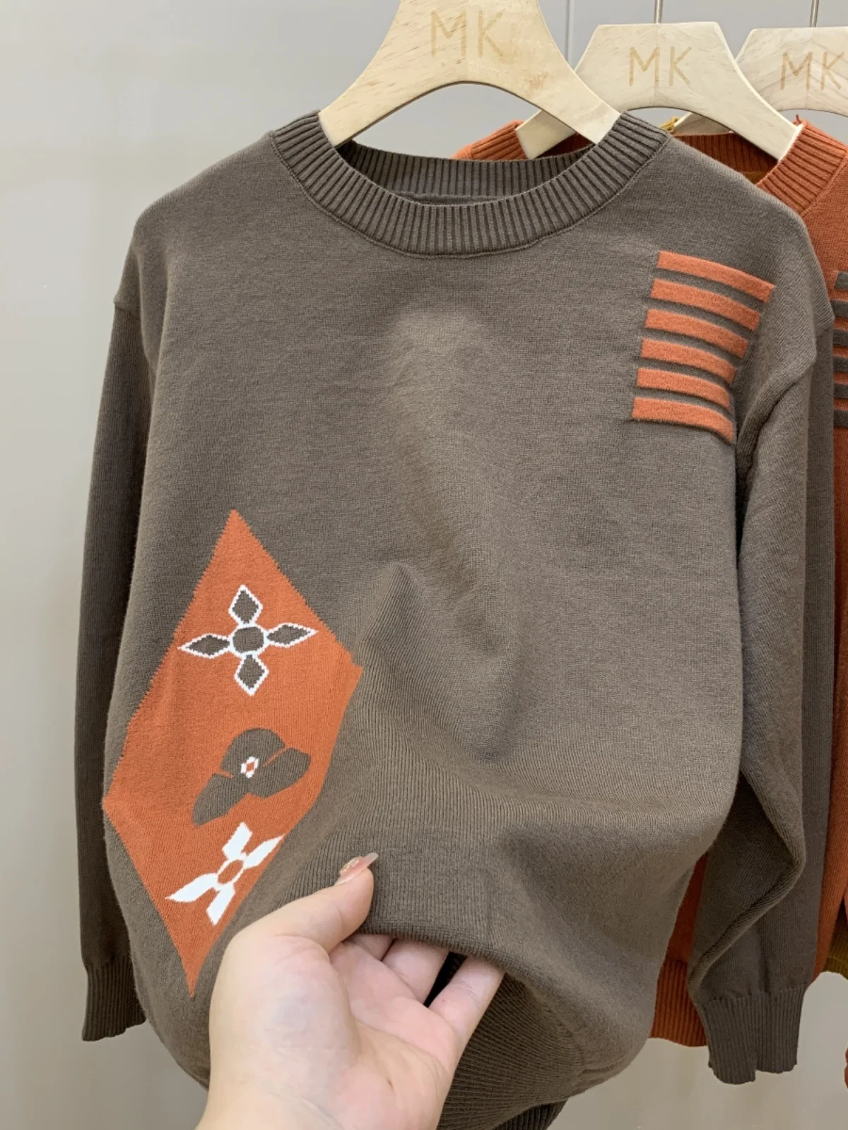 

Свободный этнический вязаный свитер, женский осенне-зимний трикотаж большого размера, базовый слой, топ, длинный светящийся круглый свитер Ne