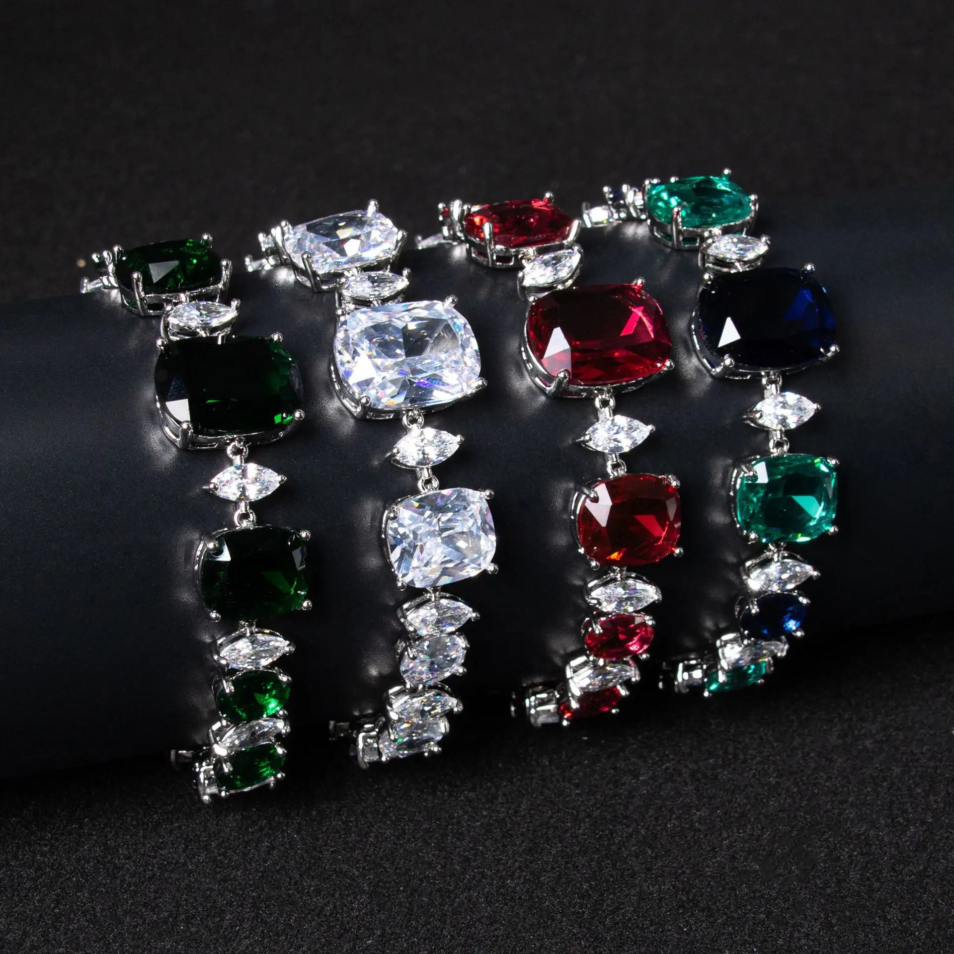 

Cross-border explosion inlaid zircon ice flower cut square zircon bracelet femininity high-end colored treasure jewelry bracelet